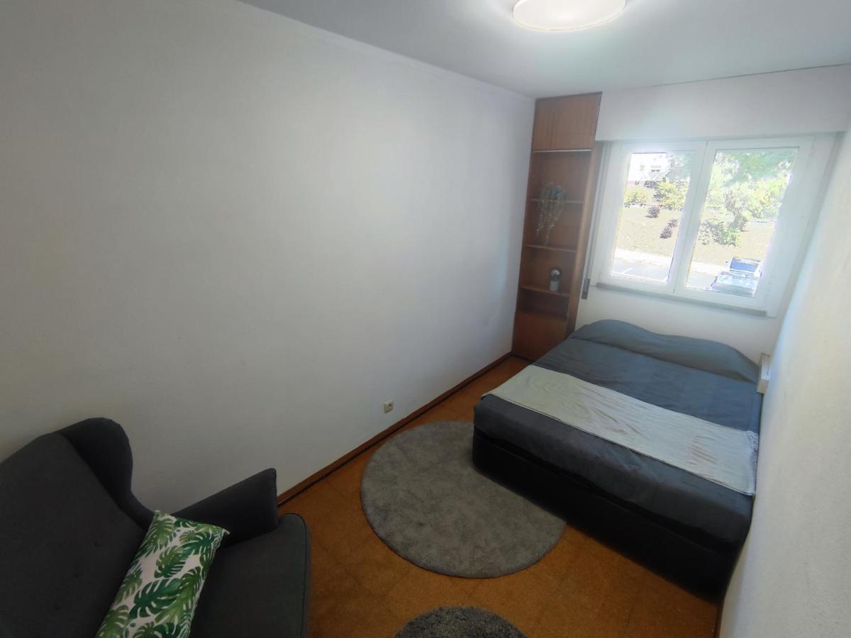 Appartamento Aconchegante T3 Em Telheiras Lisbona Esterno foto